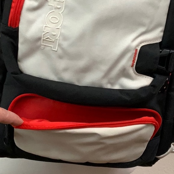 Jansport UNHINGED Black/White Sands - Picture 12 of 16